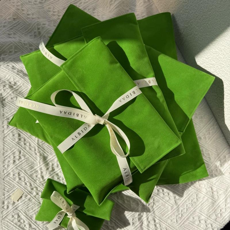 Custom Green Soft Velvet Dust Bag Custom Envelope Flap Pouch for Clothes Handbag Wallet Shoe Wig Packaging Reusable Portable