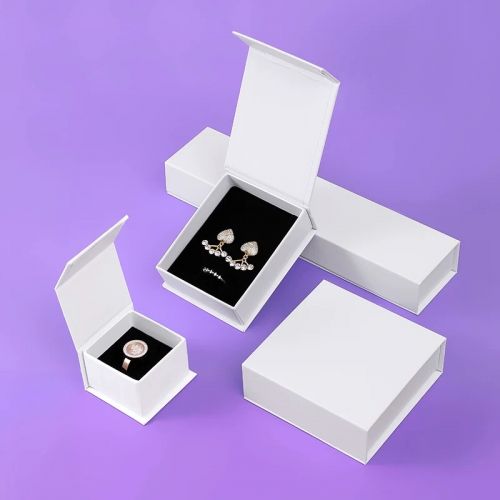 Custom matte white magnetic jewelry box packaging for ring earrings